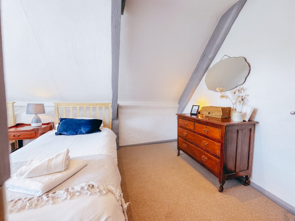 Haldon Apartment Twin Bedroom